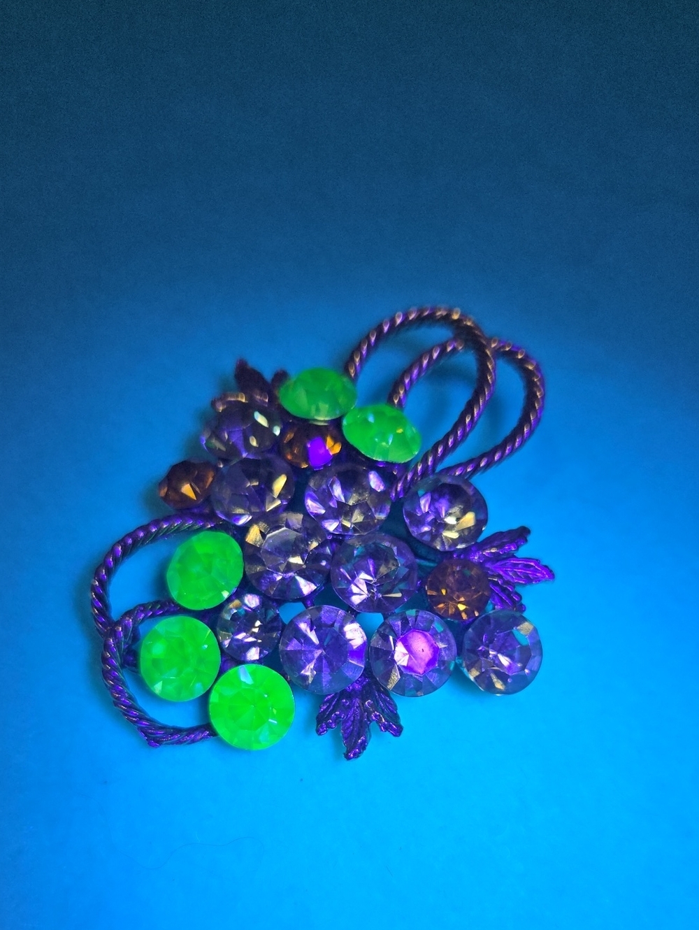 Vintage Uranium Glass  Brooch